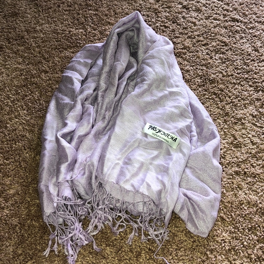 Light Purple Pashmina w/ Fringe